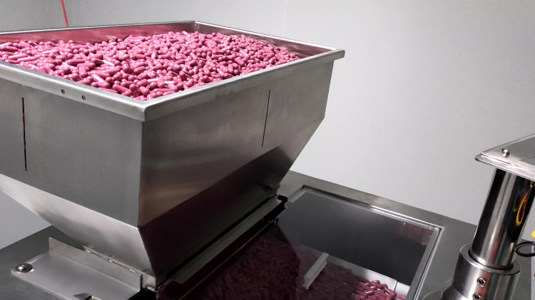 西泰克12通道膠囊檢重秤稱(chēng)重視頻-膠囊逐粒稱(chēng)重